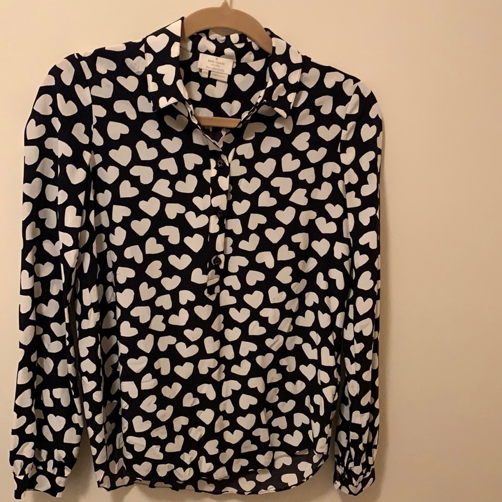 Kate Spade silk collared blouse with black & white hearts. XS. Buttons halfway